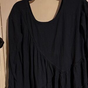 Free People adorable tiered top/tunic nice detailing-buttons at the cuff sleeves